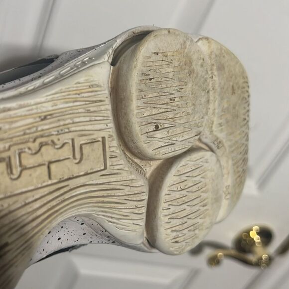 🏀 Nike LeBron Witness V5 Black/White Basketball Shoes LEBRON JAMES - Sz 8 - GUC - Picture 10 of 14